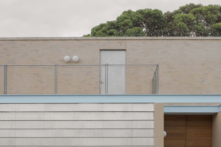 A Courtyard House – Office Mi–Ji