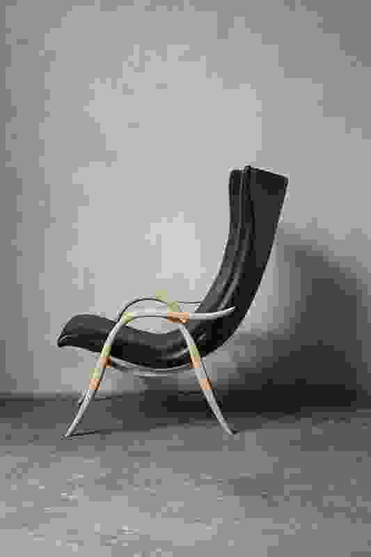 Signature chair by Frits Henningsen for Carl Hansen & Sons.