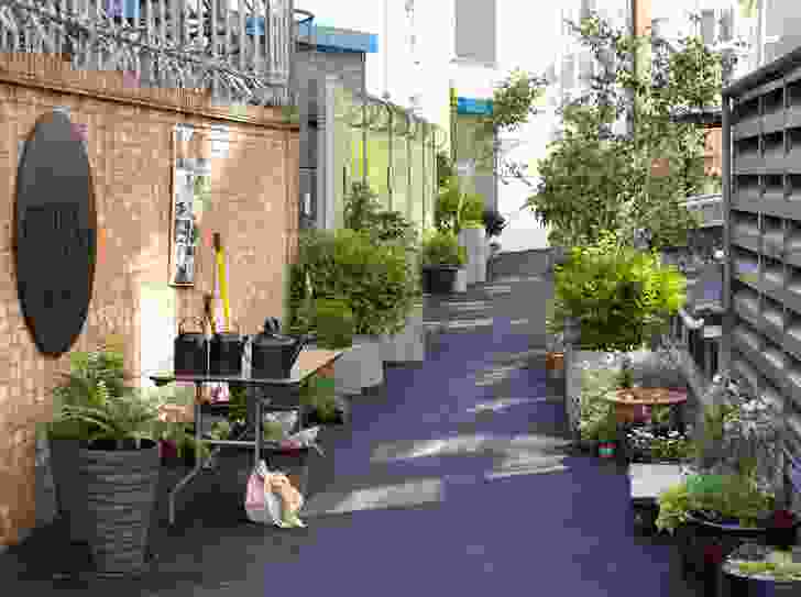 Gibbon's Rent laneway project by Australian architect Andrew Burns in collaboration with British landscape designer Sarah Eberle.