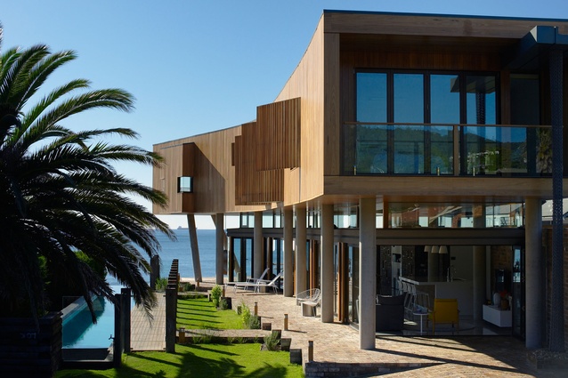 Austinmer Beach House by Alexander Symes Architect.
