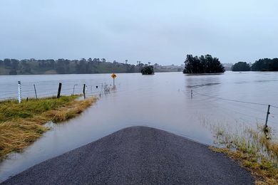 Flooding in the NSW Hunter Valley by Qumarchi, licensed under Creative Commons Attribution-Share Alike 4.0 International license.