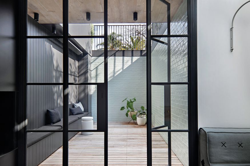 Stealthy sophistication: House Pranayama | ArchitectureAu