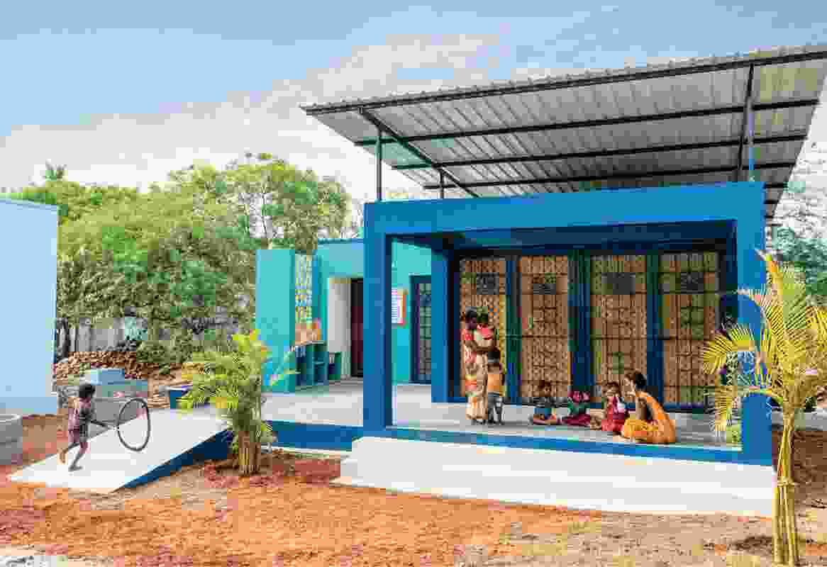 A double-layer roof at Harivillu 1, completed in 2019 in a rural village in Andhra Pradesh, reduces heat penetration and encourages passive ventilation to mitigage the hot, dry climate.
