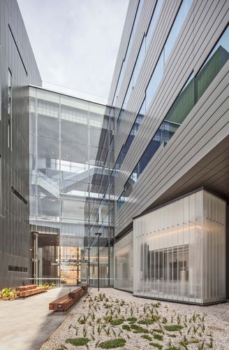 University of Wollongong’s ‘crystalline’ building for sensitive ...