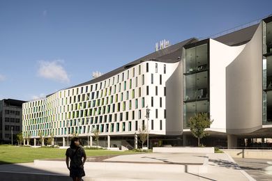 UTS Science Faculty, Building 7 by Durbach Block Jaggers Architects + BVN.