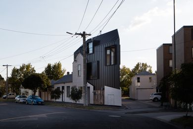 Acute House by OOF! Architecture.