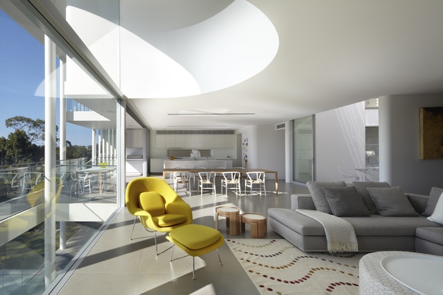 Balmoral Residence by Popov Bass Architects.