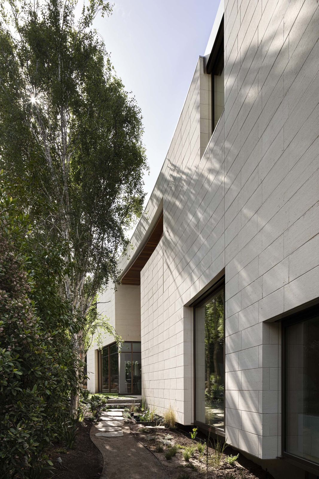 Language of carving: Limestone House | ArchitectureAu