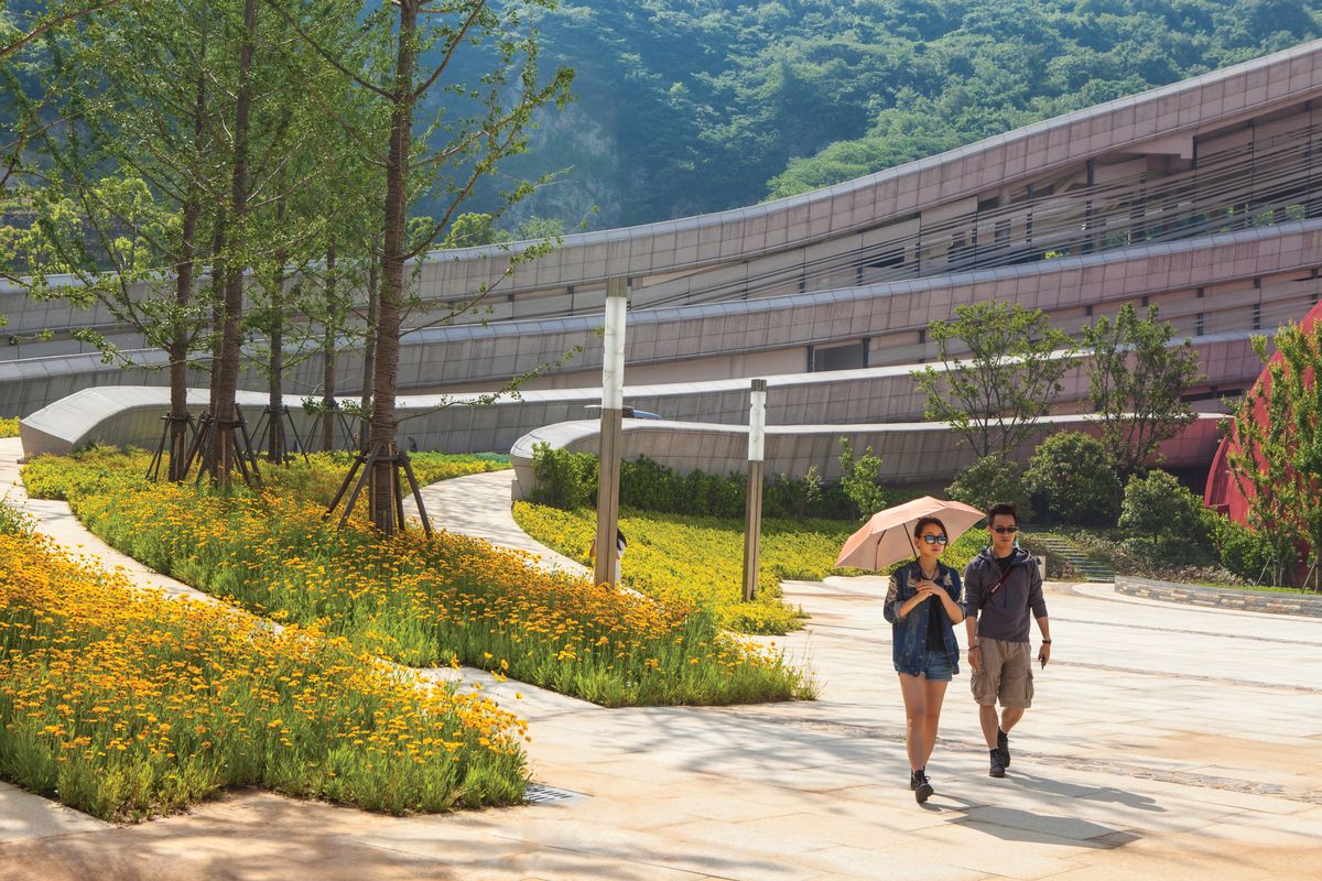 The Big Asian Book Of Landscape Architecture Terra antiqua: Angus Bruce on the Nanjing Tangshan Geopark Museum