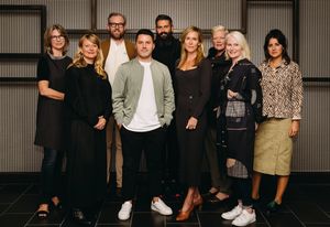 2021年澳大利亚室内设计奖评审团,左至右:Caroline Diesner, Adele Winteridge, Patrick Kennedy, Ryan Genesin, George Livissianis, Madeleine Blanchfield, Geraldine Maher, Rachael McCarthy, and Yasmine Ghoniem