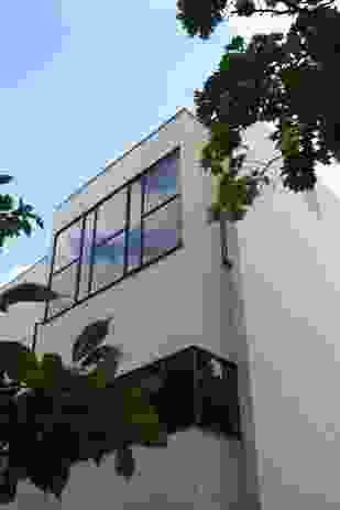 Exterior of Le Corbusier's Maison La Roche.