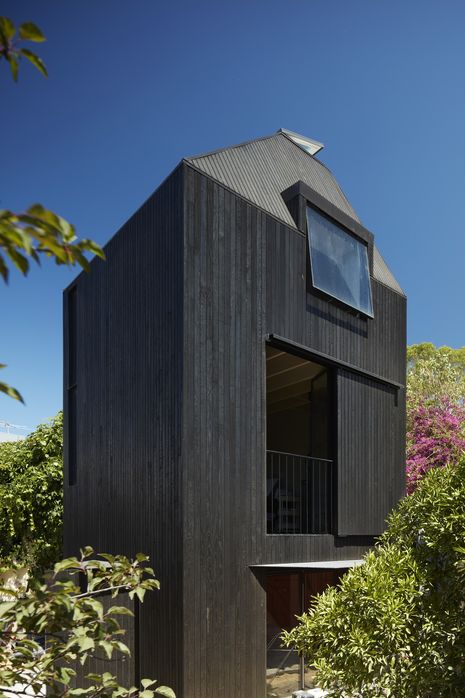 Ioppolo by Vittino Ashe is a three-storey tower for a young adult that occupies the rear corner of an inner-city backyard in Perth.