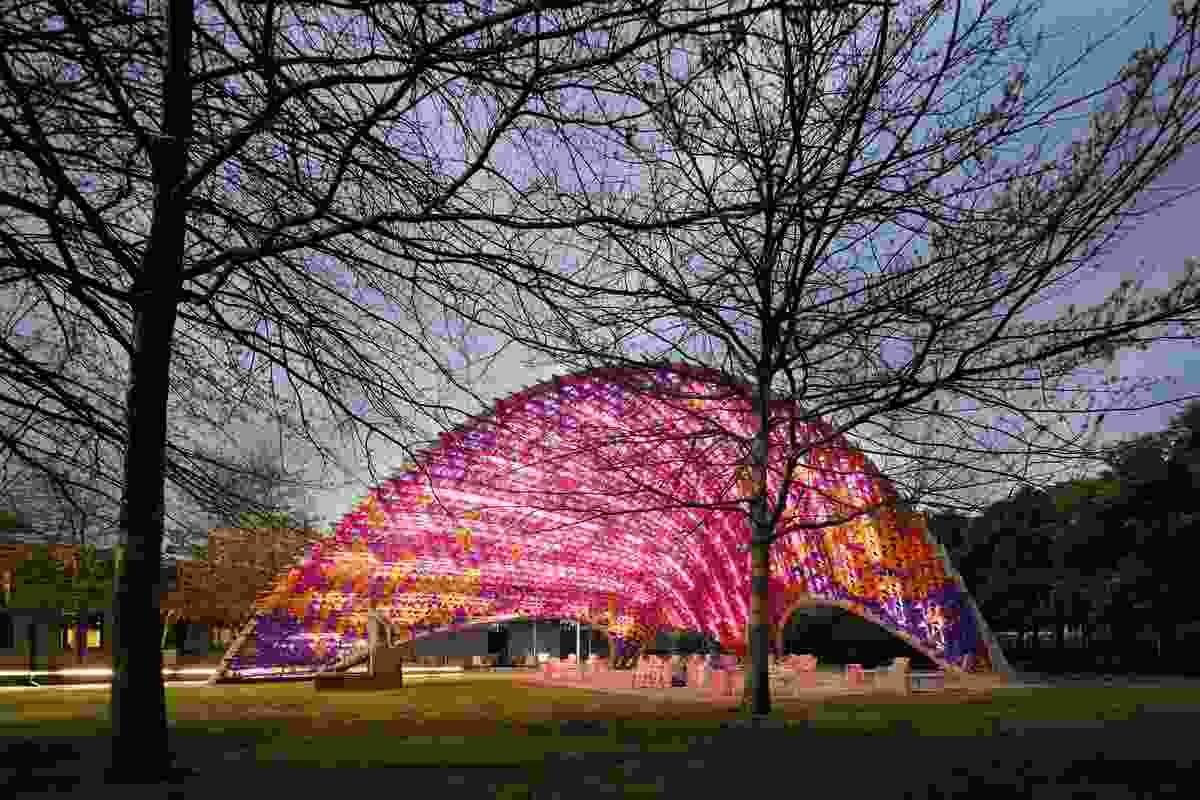 The design of the pavilion references the nearby Sidney Myer Music Bowl, designed in 1956 by Yuncken Freeman Brothers, Griffiths and Simpson.