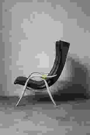 Signature chair by Frits Henningsen for Carl Hansen & Sons.