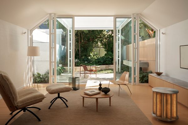 The renovation quietly renews an original 1980s home designed by Peter Stronach of Allen Jack and Cottier. Artwork: Morgan Stokes from Curatorial and Co.