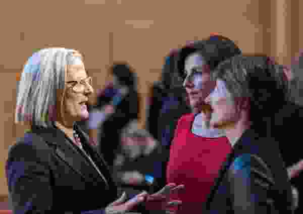 (L-R): Lucy Turnbull (UNSW adjunct professor and chair of the Greater Sydney Commission), Professor Helen Lochhead (NSW Built Environment dean), scholarship recipient Cathy Smith.