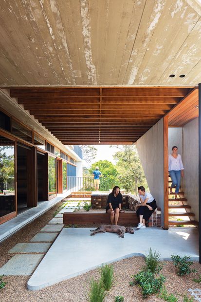 Memories, moments and artful planning: Breezeway House | ArchitectureAu