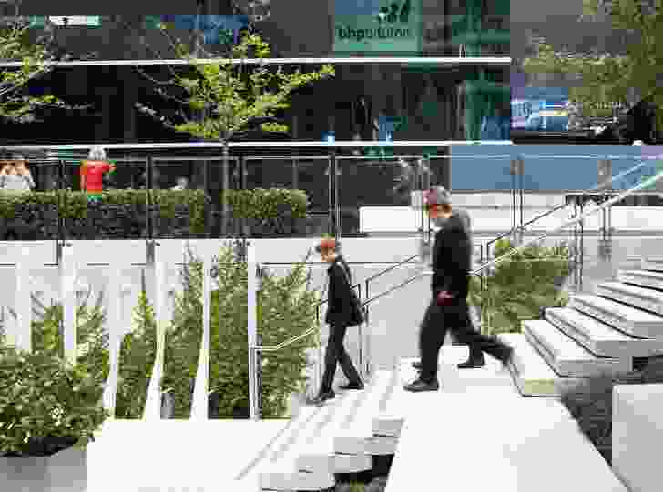 Workers from the adjoining Brookfield Tower descend on the plaza for lunch.