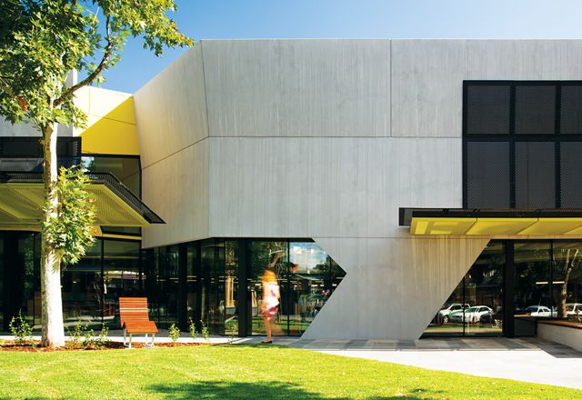The new north facade of the Bendigo Library Redevelopment, a project which reinvigorates the Victorian city’s existing library, built in 1982–84 by Robinson Loo Wyss & Schneider.