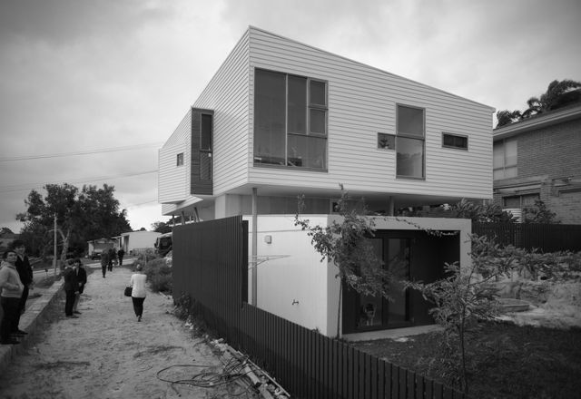 Beach Road house by David Barr Architect in association with Ross Brewin Architecture + Urbanism.