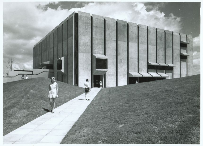 James Birrel Library Hot Modernism | ArchitectureAu