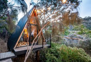 Crump Treehouse by Crump Architects.