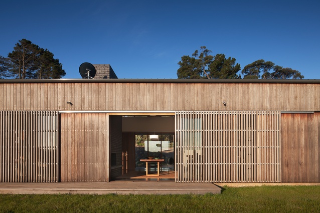 Main Ridge House by Noxon Giffen.