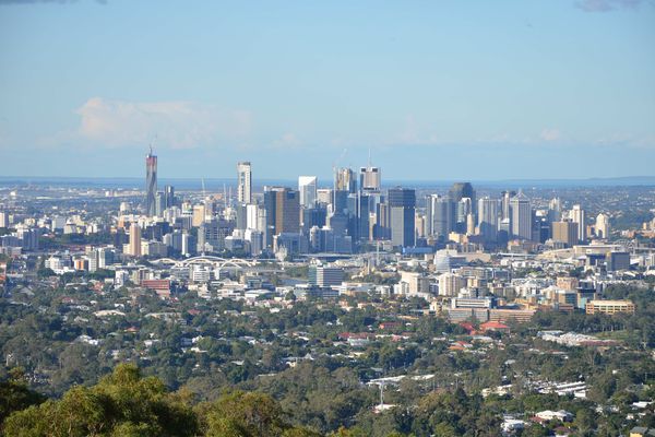 View of Brisbane from Mt Coot-tha Lookout during the day  by Lachlan Fearnley, licensed under CC BY-SA 3.0