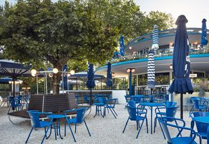 Blauwe Theehuis by Studio Modijefsky.