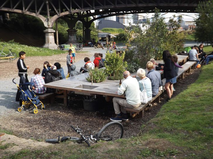 The Landscape Table is literally and figuratively a platform for cultivating, processing, cooking and sharing food. The edible and medicinal plants inserted into the table invite the public to meet and eat in direct contact with a landscape. The Landscape Table was initiated by Groundcondition and Eric Dil Cultural Projects.